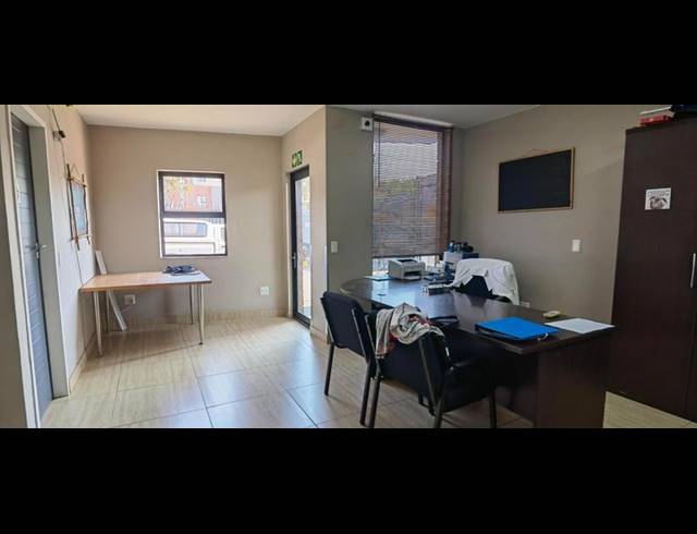 INDUSTRIAL PROPERTY TO RENT IN N4 GATEWAY INDUSTRIAL PARK